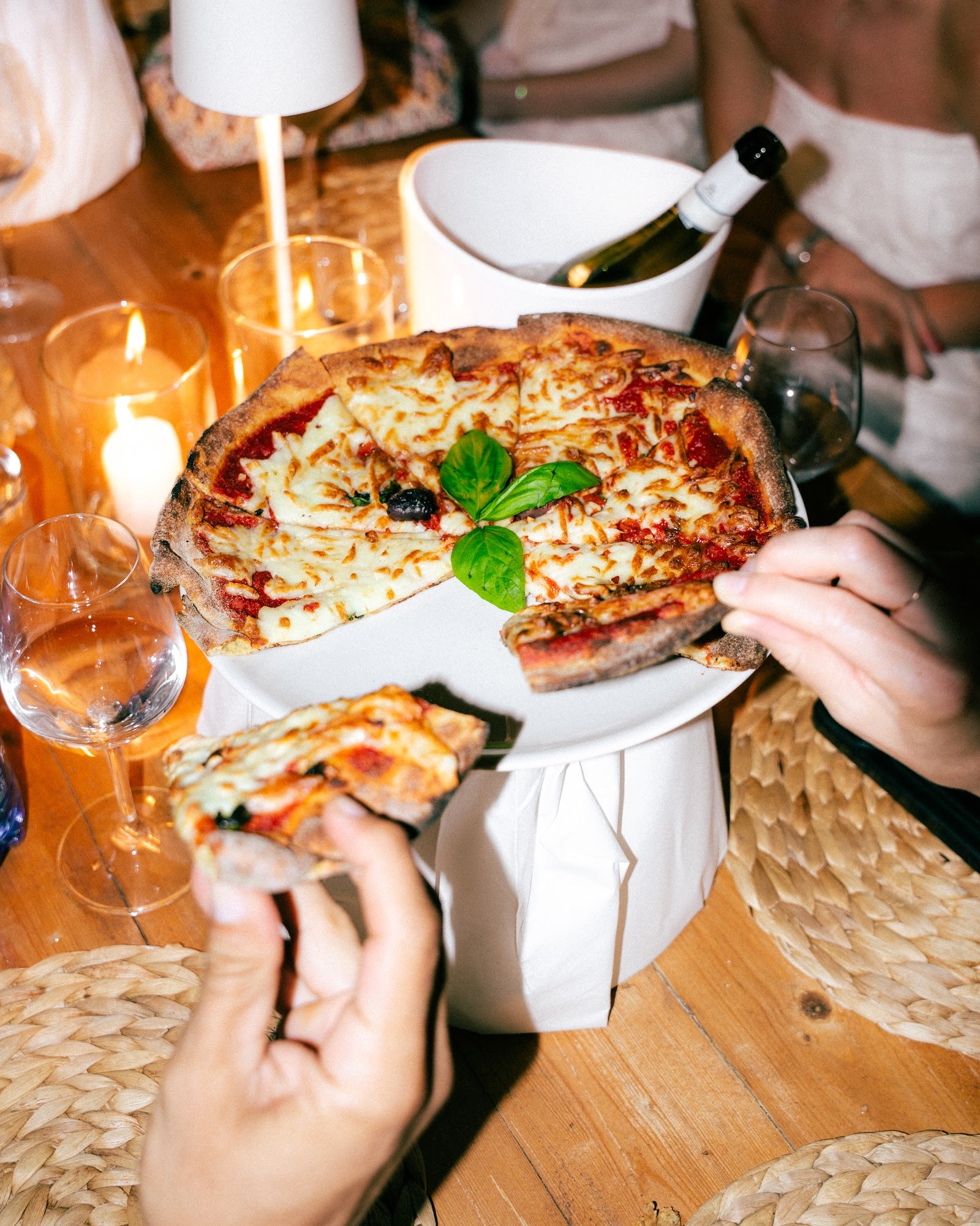 A Loopini margherita on the table at Casa Loopini